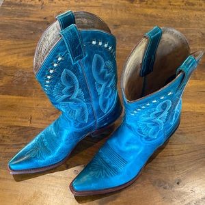 Beautiful Justin Cowboy Boots - size 9B
